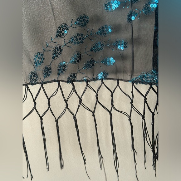 NWOT Peacock Shawl Scarf Women’s One Size Fits Most OS Black Blue Sequin Fringe - Picture 6 of 8